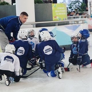 Хоккейная школа Sibir kids (Новосибирск) приглашает детей 2011/2012 и 2013/2014 годов рождения на занятия хоккеем с шайбой